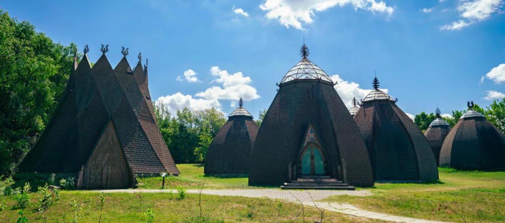 Yurt in Ópusztaszer - Countryside Hungary