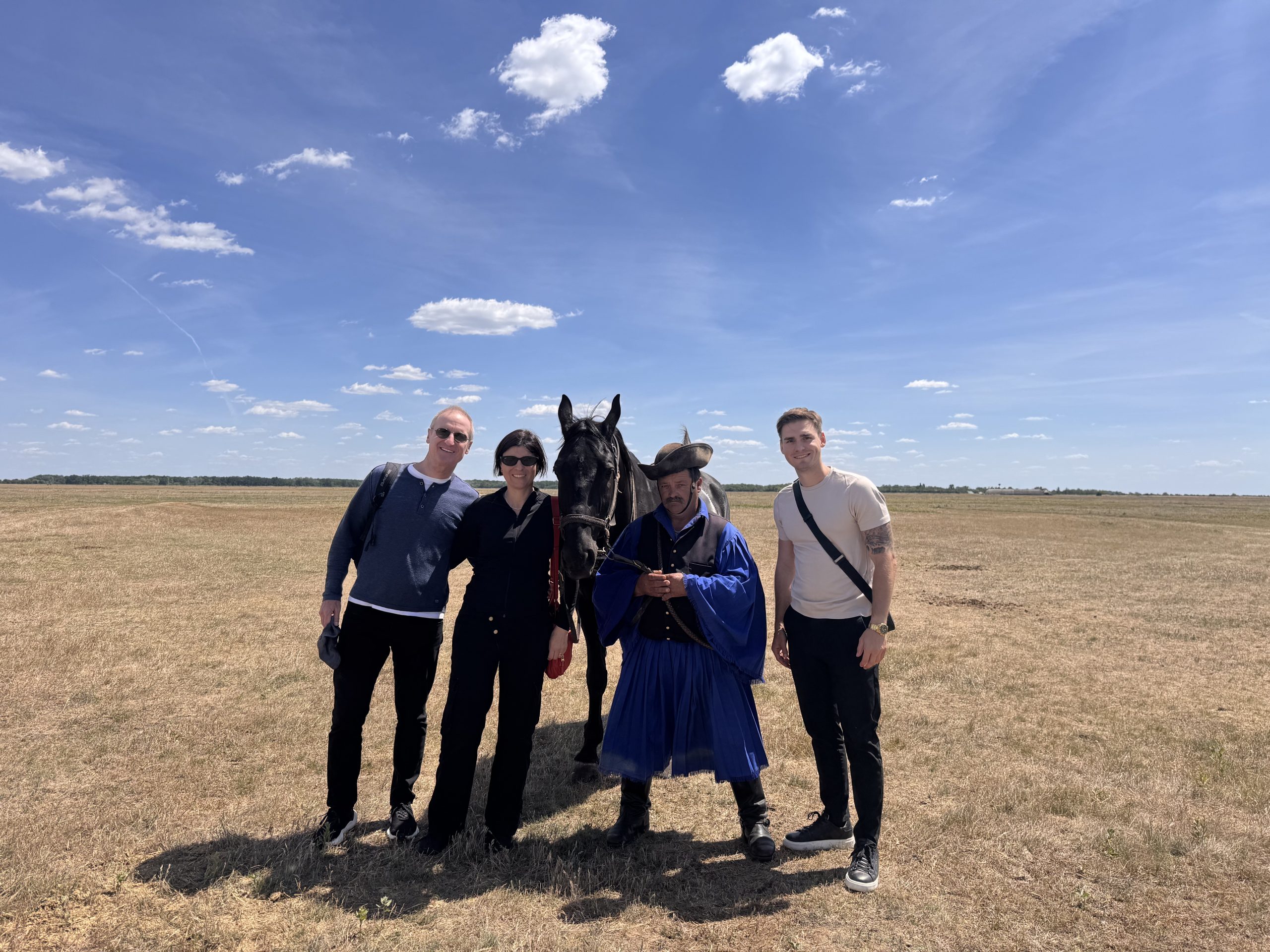 Untold Hungary guests meeting local horsemen on the Great Plain